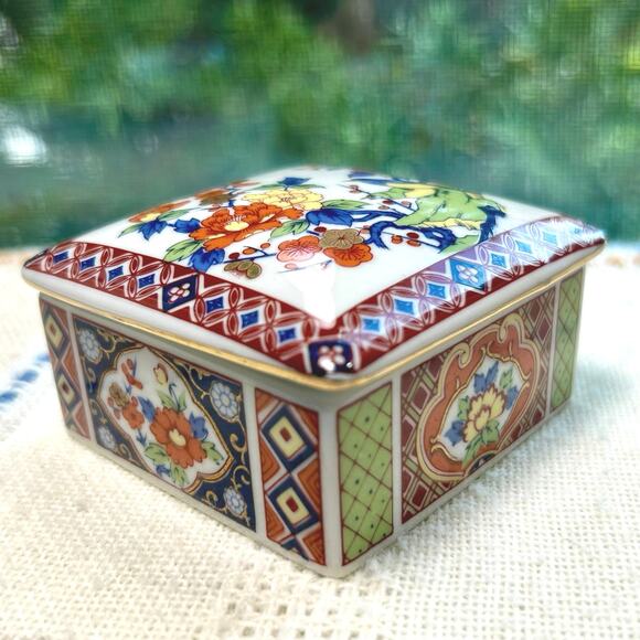 Vintage Japanese Porcelain Trinket Box with Bird & Floral Design - Picture 1 of 11